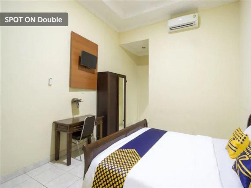 Super Oyo 3978 Hotel Danau Indah Bekasi Exteriér fotografie