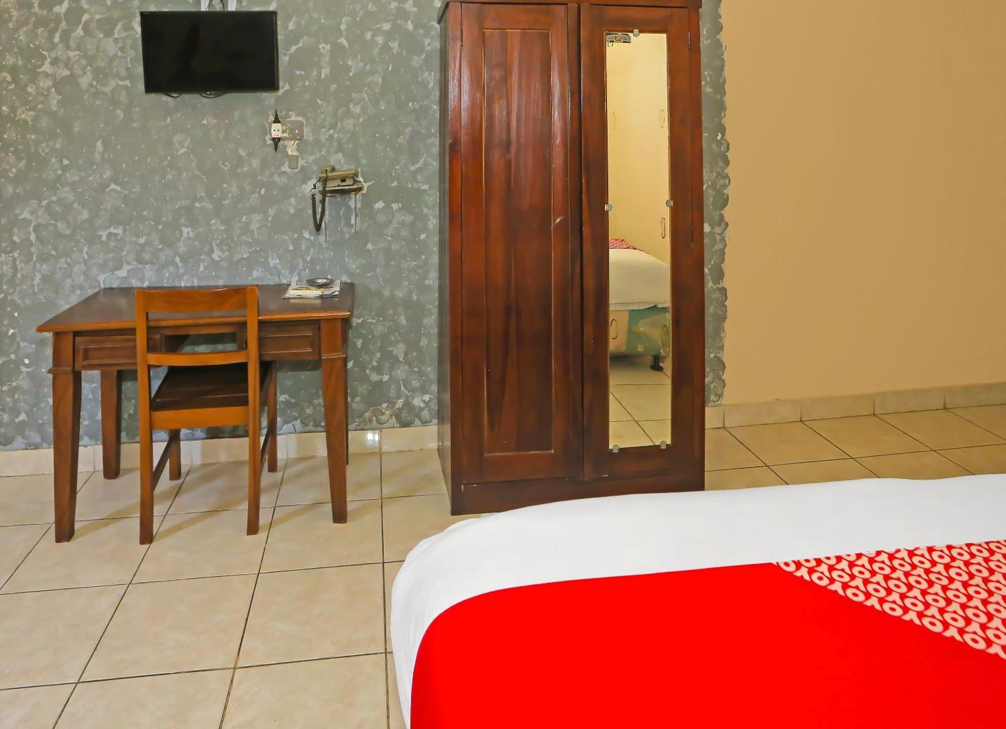 Super Oyo 3978 Hotel Danau Indah Bekasi Exteriér fotografie