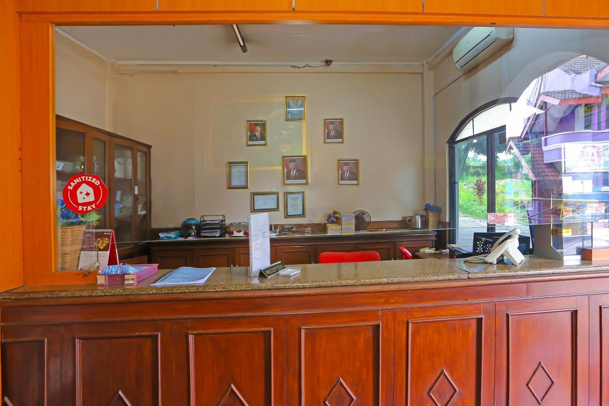 Super Oyo 3978 Hotel Danau Indah Bekasi Exteriér fotografie